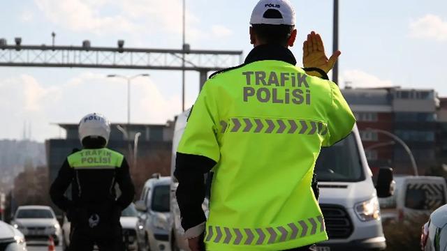 30 Ağustos'ta hangi yollar kapalı? İstanbul ve Ankara'da trafiğe kapatılan yollar
