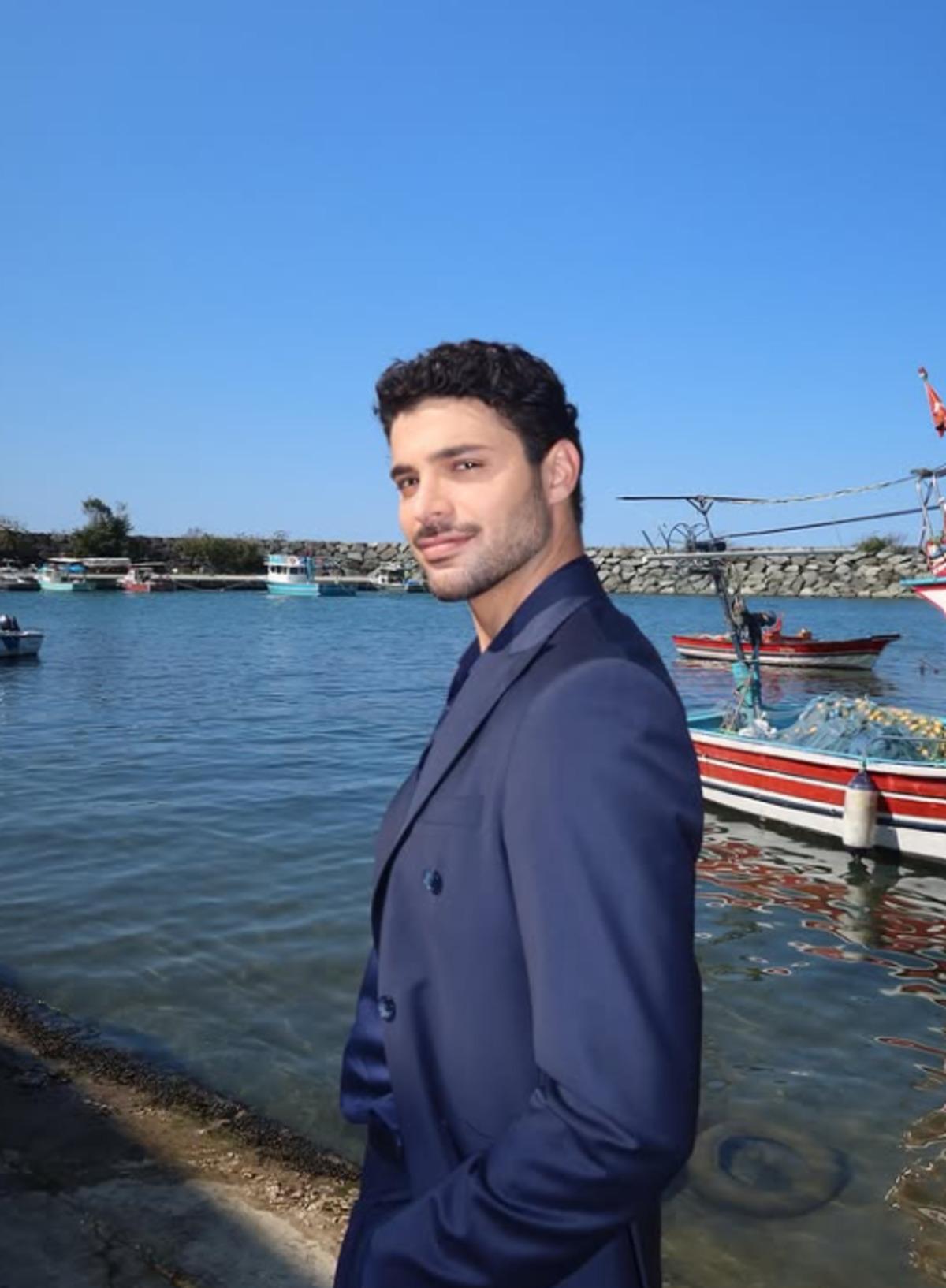 Neslihan Atag&uuml;l&rsquo;&uuml;n partneri i&ccedil;in Halit &Ouml;zg&uuml;r Sarı&rsquo;yla g&ouml;r&uuml;ş&uuml;l&uuml;yor! Fanlar beğenmedi 1