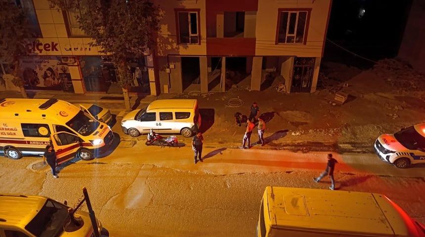 Cadde ortasında saldırıya uğrayan gen&ccedil; yaralandı