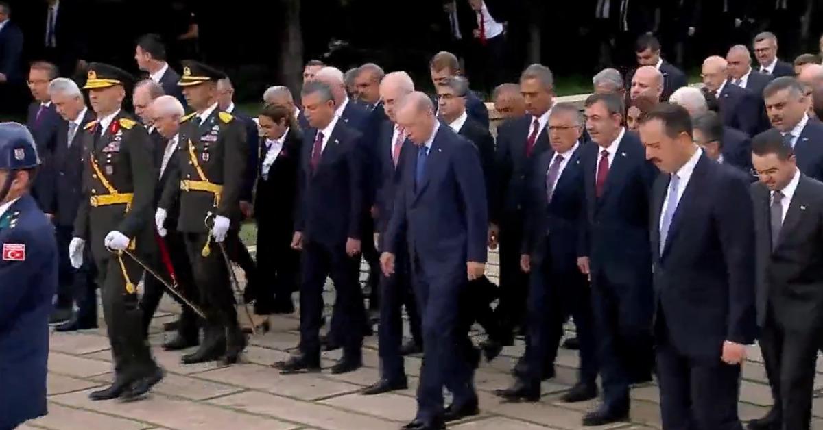 Son dakika | 30 Ağustos ta Ata nın huzurundalar! Devlet erkanından Anıtkabir ziyareti 3