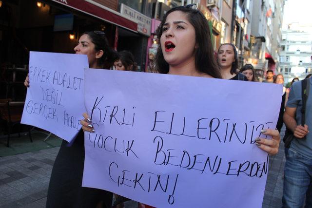 Kadıköy'de çocuk cinayetleri protestosu