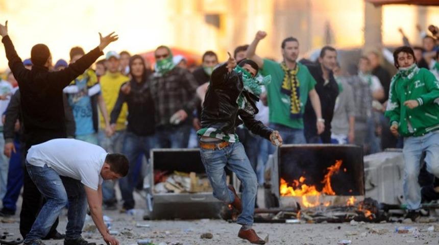 Bursaspor taraftarından FET&Ouml;'c&uuml; vali Şehabettin Harput'a sert tepki g&ouml;sterdi!