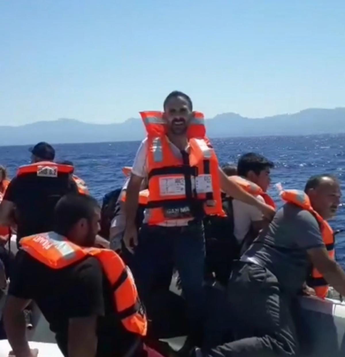 Son dakika: Girne a&ccedil;ıklarında yolcu gemisi alabora oldu! Denizde can pazarı 6