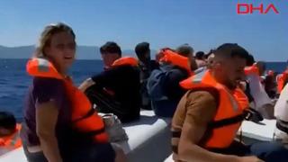 Son dakika | Denize atlayanlar oldu! Girne'de alabora olan gemide o anları yolcular kaydetti: “Batıyoruz”