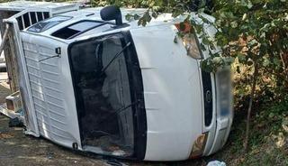 Giresun'da fındık iş&ccedil;ilerini taşıyan kamyonet devrildi: 14 yaralı