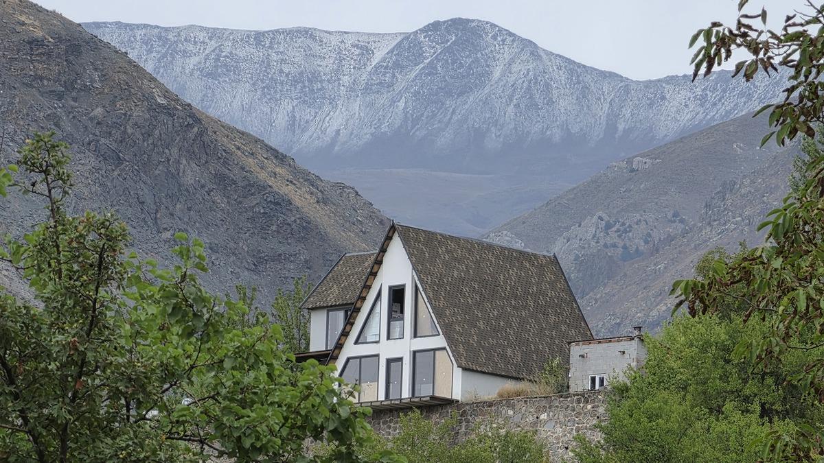Erzincan'daki Esence Dağı'nın zirvesi beyaza büründü - Güncel Haberler