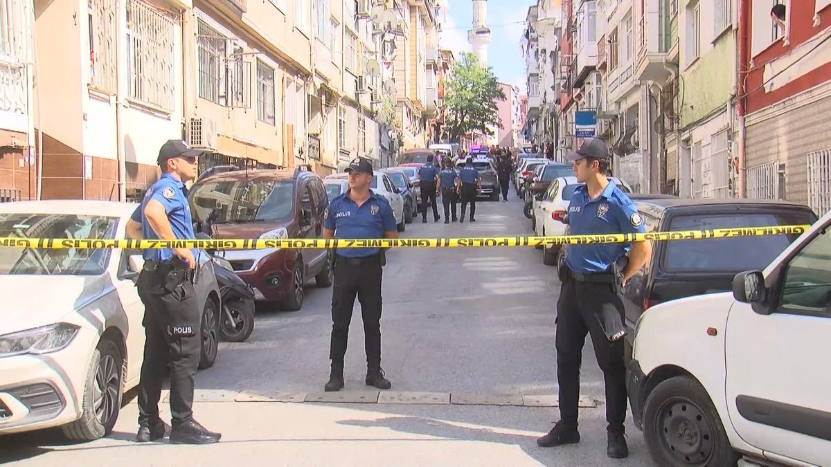 Fatih te kan donduran olay! Emekli polis eşini ve kızını öldürüp intihar etti 2