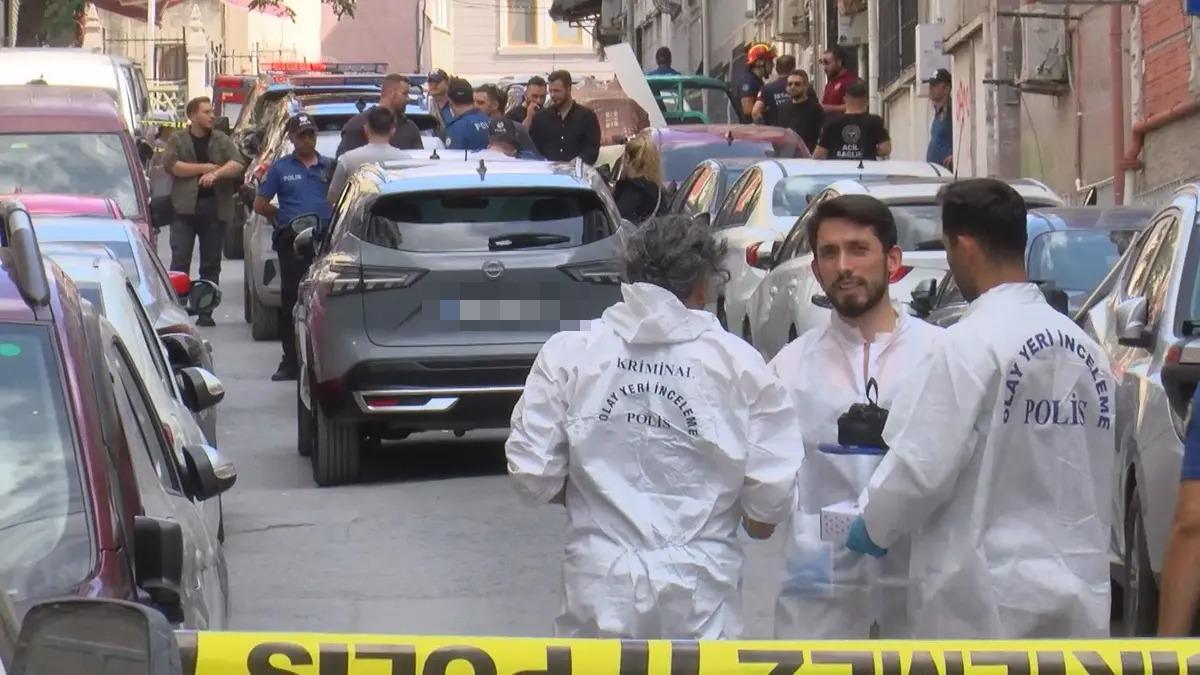 Fatih te kan donduran olay! Emekli polis eşini ve kızını öldürüp intihar etti 1