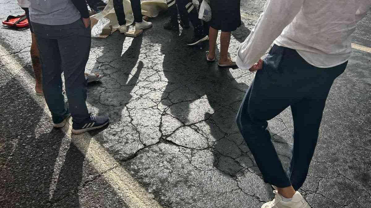 Yolun karşısına geçmeye çalışırken hayatını kaybetti - Güncel Haberler