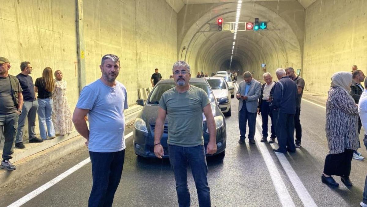 Oltu-Artvin yolu sağanak nedeniyle trafiğe kapandı 1