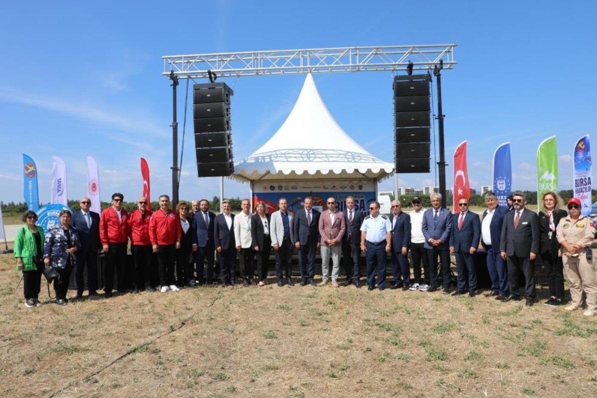 Bursa da 30 Ağustos coşkusu gökyüzüne taşındı 2