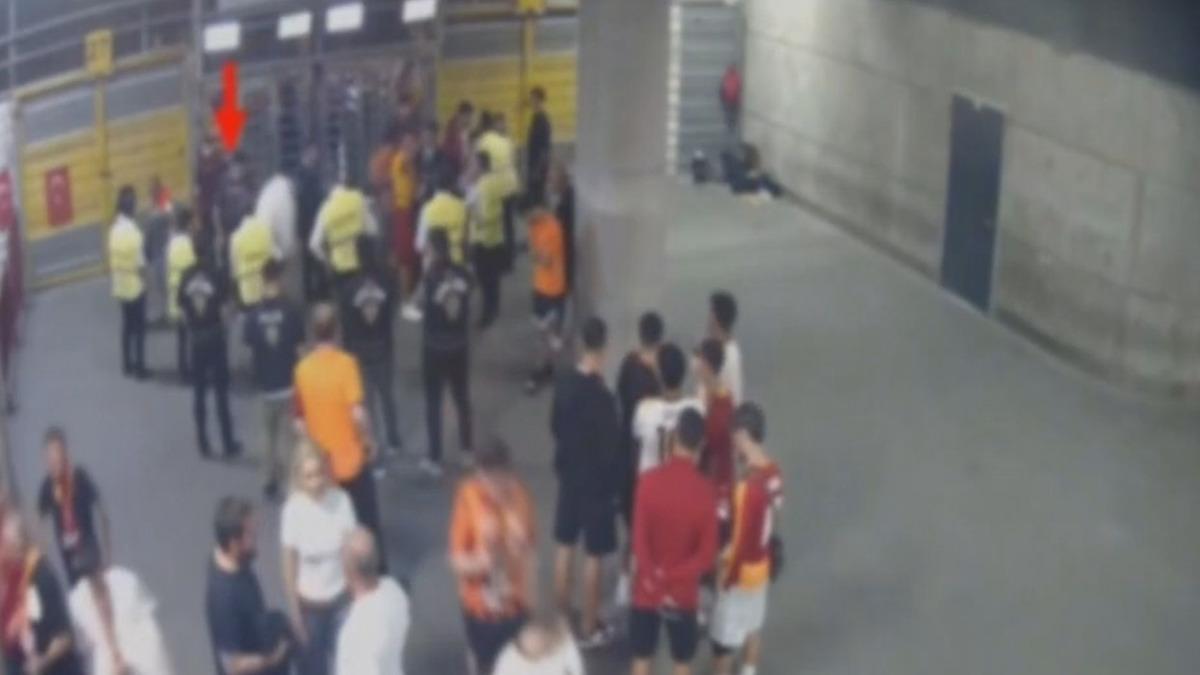 Galatasaray - Göztepe maçında karaborsa bilet satan şüpheli tutuklandı - Galatasaray (GS) Haberleri
