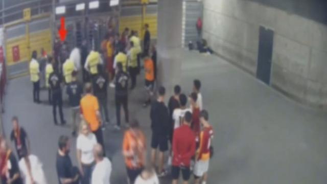 Galatasaray - Göztepe maçında karaborsa bilet satan şüpheli tutuklandı