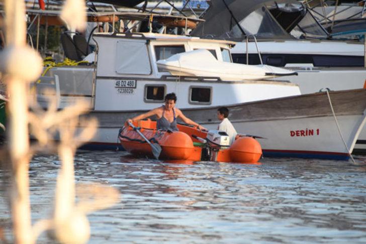 10 yıldır teknede yaşayan Yeşim Büber böyle görüntülendi G1