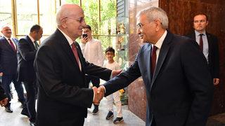 Meclis Başkanı İsmail Kahraman görevini devretti!