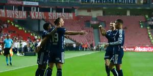Fenerbah&ccedil;e Samsun&rsquo;da kazandı! Kanarya&rsquo;dan 2-0&rsquo;lık net galibiyet