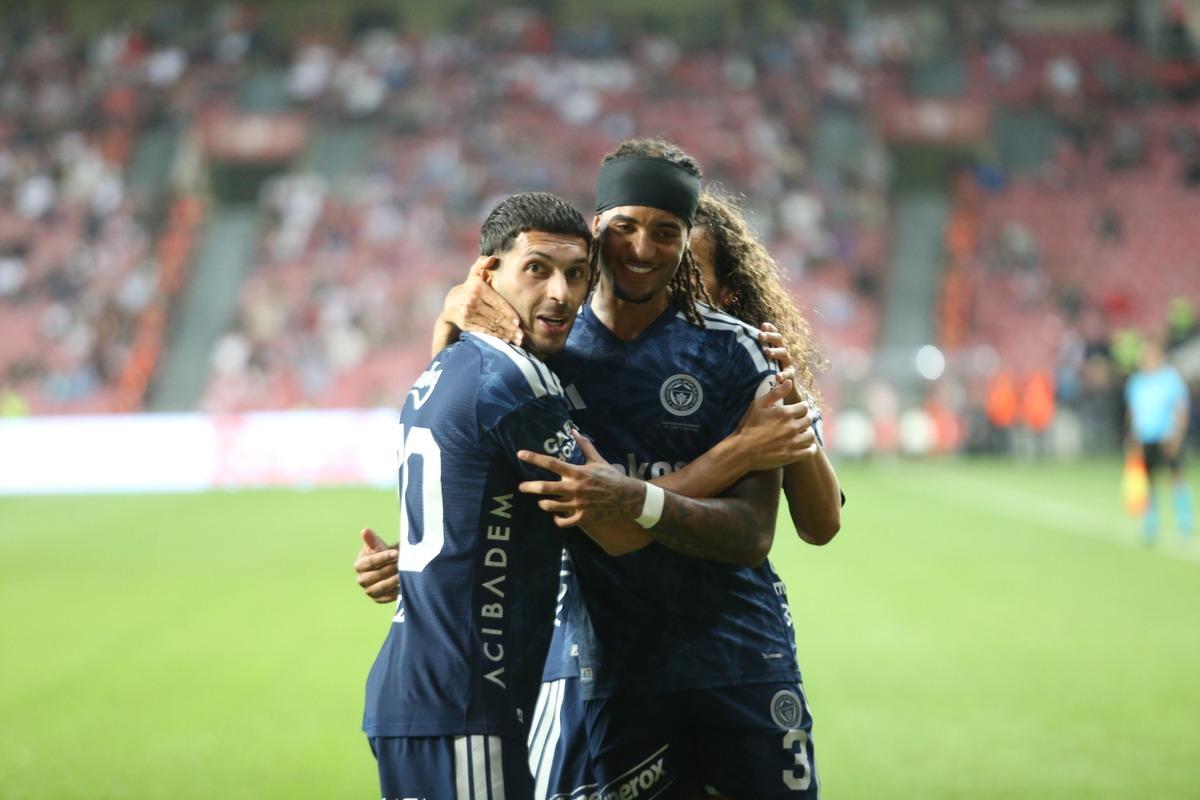Archie Brown dan Beşiktaş derbisi öncesi olay mesaj! 3