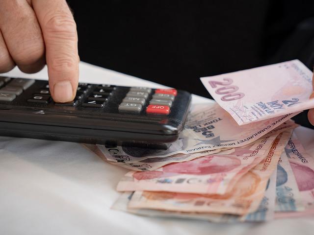 Bankalar promosyon yarışında: Maaş taşıyacak emekliye &ouml;nemli uyarı