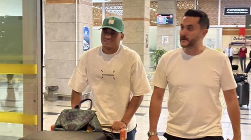 Konyaspor'dan Mostafa Mohamed bombası! Konya'ya geldi, son halini g&ouml;renler tanıyamadı