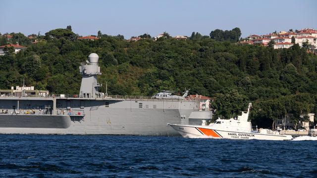ABD savaş gemisi boğazdan geçti