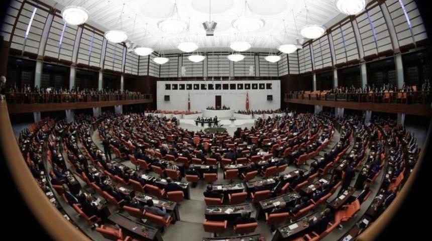 Son dakika! CHP'den iki milletvekili istifa etti!