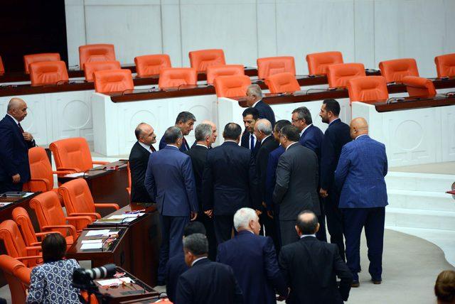 Mecliste 27'nci dönem milletvekilleri yemin ediyor (5)