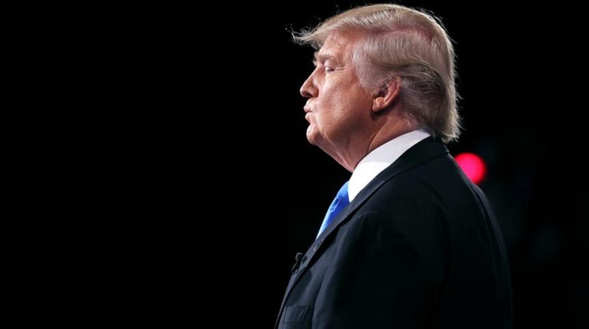 Trump&rsquo;tan New York Times ve Washington Post&rsquo;a: Yedi yıl i&ccedil;inde kepenk kapatacaksınız