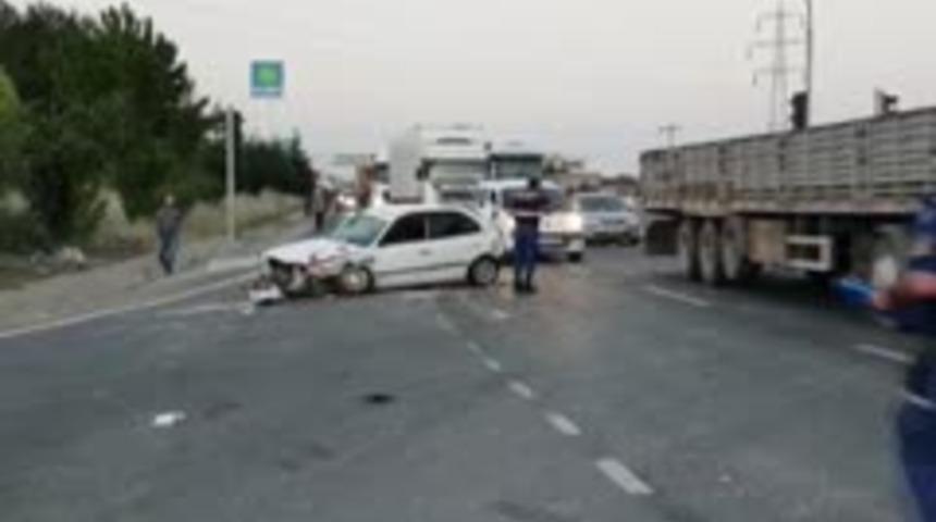 Uşak'ta katliam gibi kaza! Demir yüklü kamyon kırmızı ışıkta bekleyen araçları biçti: 1 ölü, 17 yaralı!