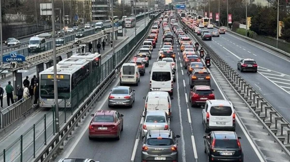 Trafikte yeni dönem yarın başlıyor: Alo 193 tüm araç sahiplerini ilgilendiriyor 2