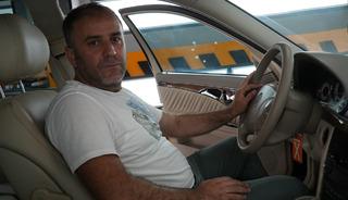 e-Devlet'e &ouml;ylesine girdi, hayatının şokunu yaşadı! Otomobil diye bindiği Mercedes beyaz eşya &ccedil;ıktı
