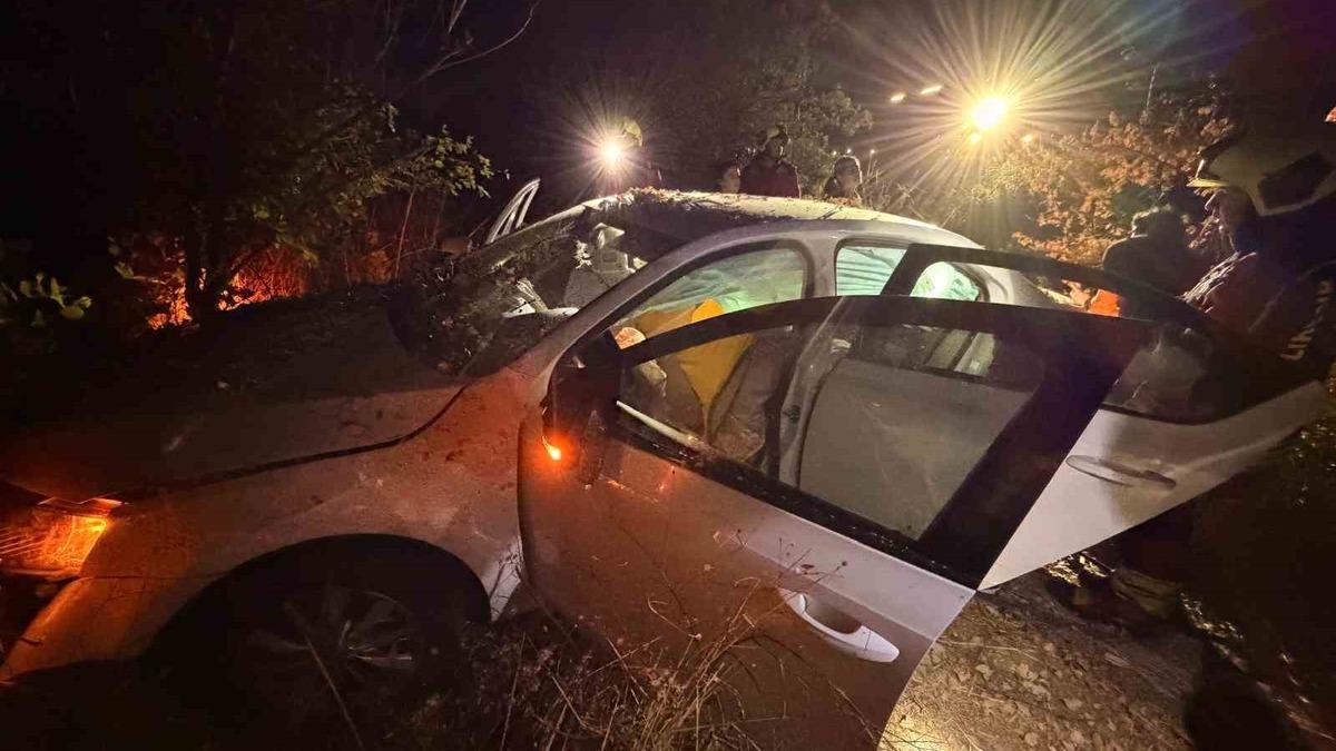 Refüje uçan otomobildeki 3 kişi yaralandı - Mynet Yaşam
