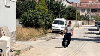 'Tek teker' üzerinde 4 bin kilometre gezen 60'lık delikanlıyı görenler şaşırıyor
