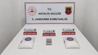 Son dakika: Antalya&rsquo;da otel odasında uyuşturucuya 2 tutuklama