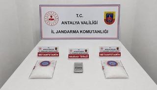 Antalya&rsquo;da otel odasında uyuşturucuya 2 tutuklama