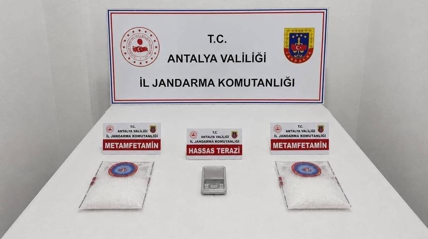 Antalya&rsquo;da otel odasında uyuşturucuya 2 tutuklama