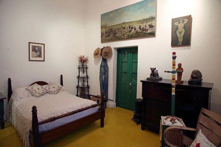 Frida Kahlo'nun eşyaları sergileniyor  G1