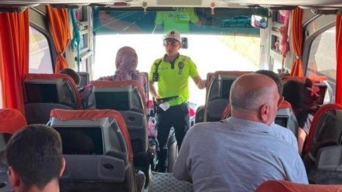 Kars’ta şehirler arası yollarda trafik denetimleri sürüyor - Mynet Yaşam
