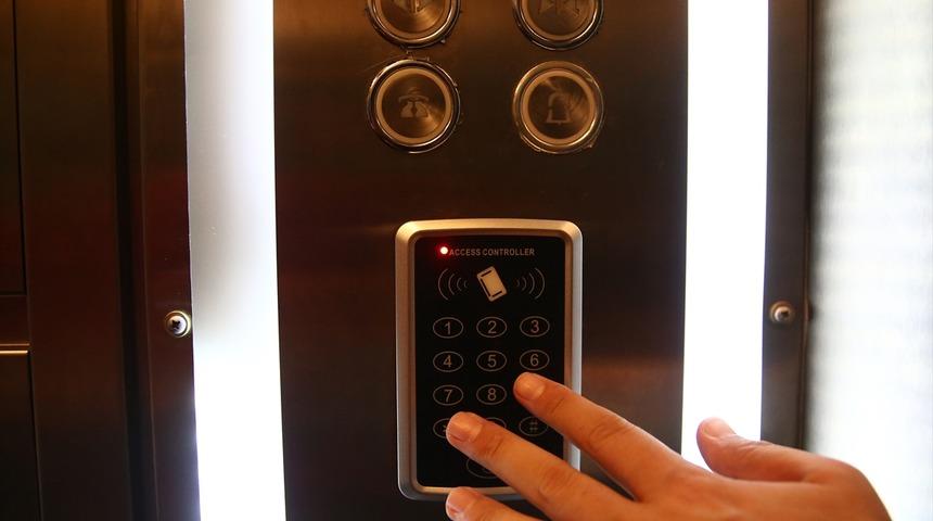 Adana'da apartman aidatını &ouml;demeyenlere y&ouml;neticiden g&ouml;r&uuml;lmemiş 'yaptırım'