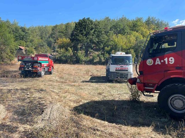 Kastamonu&rsquo;da &ccedil;ıkan &ouml;rt&uuml; yangını s&ouml;nd&uuml;r&uuml;ld&uuml; 1