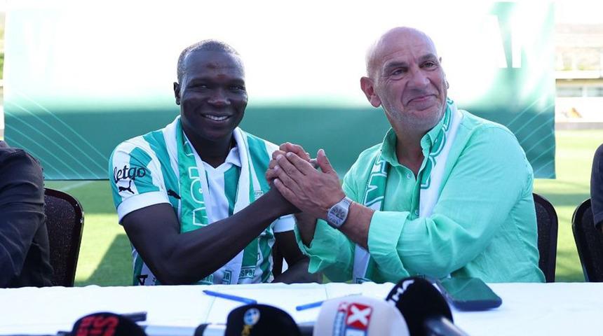 Vincent Aboubakar transferinde şok tesis ger&ccedil;eği: 'D&uuml;nya yıldızını getirdim, konteynerde kalacak!'