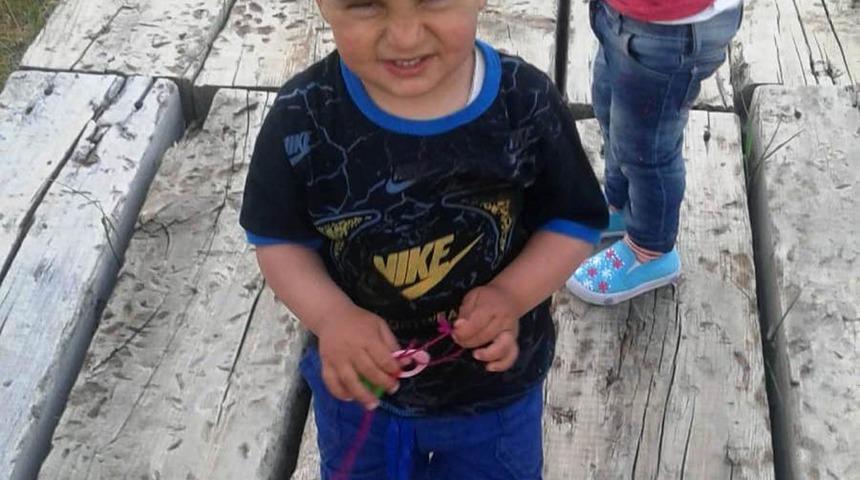 Evin &ouml;n&uuml;nde oynarken kaybolan 2 yaşındaki Sami Yusuf &ouml;l&uuml; bulundu