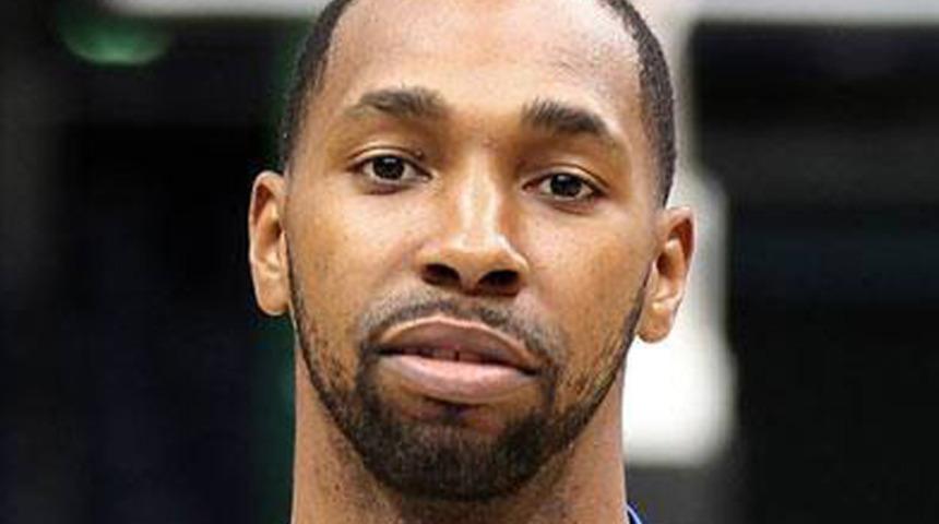 Carlos Medlock ile sözleşme imzaladı 