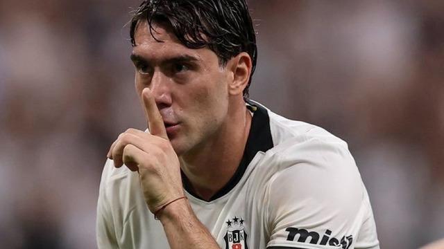 Vlahovic Beşiktaş'ta siftah yaptı! O ismi alkışlattı
