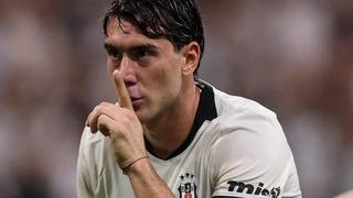 Vlahovic Beşiktaş'ta Hat-trick yaptı! Taraftarı kendine aşık etti