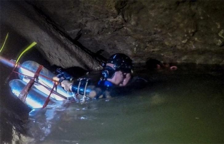 Mağarada mahsur kalan çocuklar bugün kurtarılıyor G4