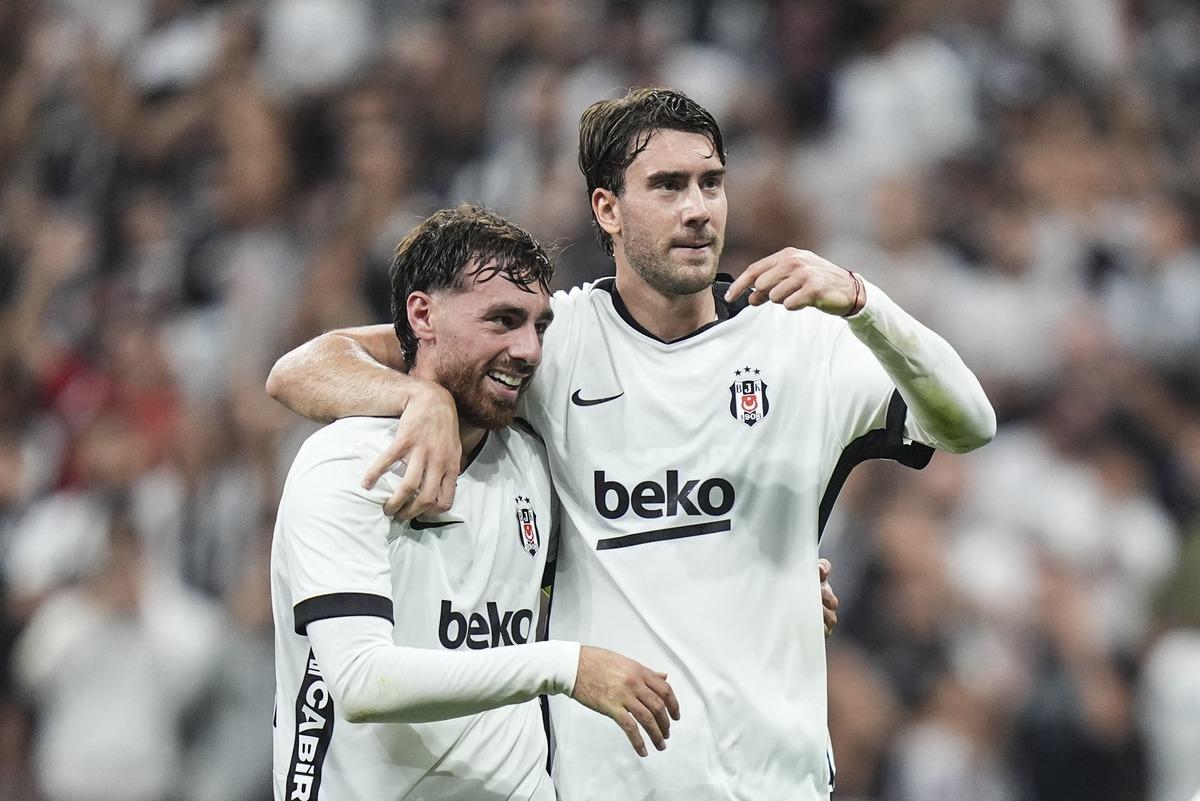 Vlahovic Beşiktaş ta Hat-trick yaptı! Taraftarı kendine aşık etti 3