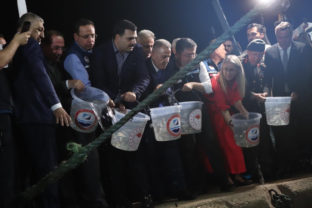 Bakan Yumaklı&rsquo;dan balık&ccedil;ılara 40 milyon TL lik kredi  a&ccedil;ıklaması 1