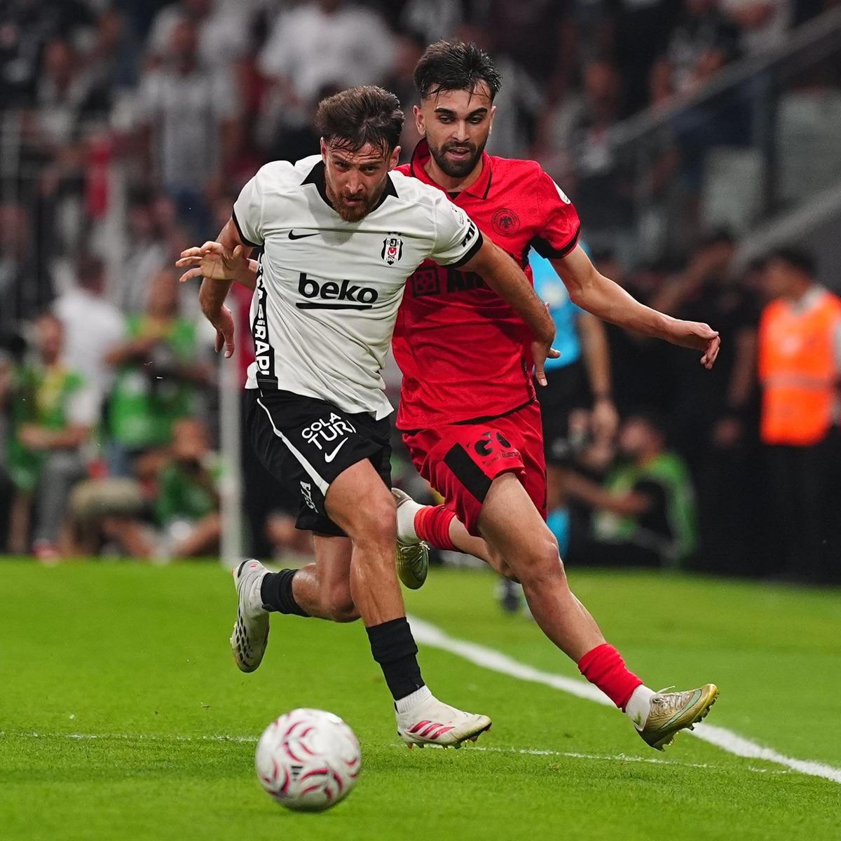 Beşiktaş Çorum FK yı farklı geçti! Vlahovic hat-trick yaparak yıldızlaştı 1