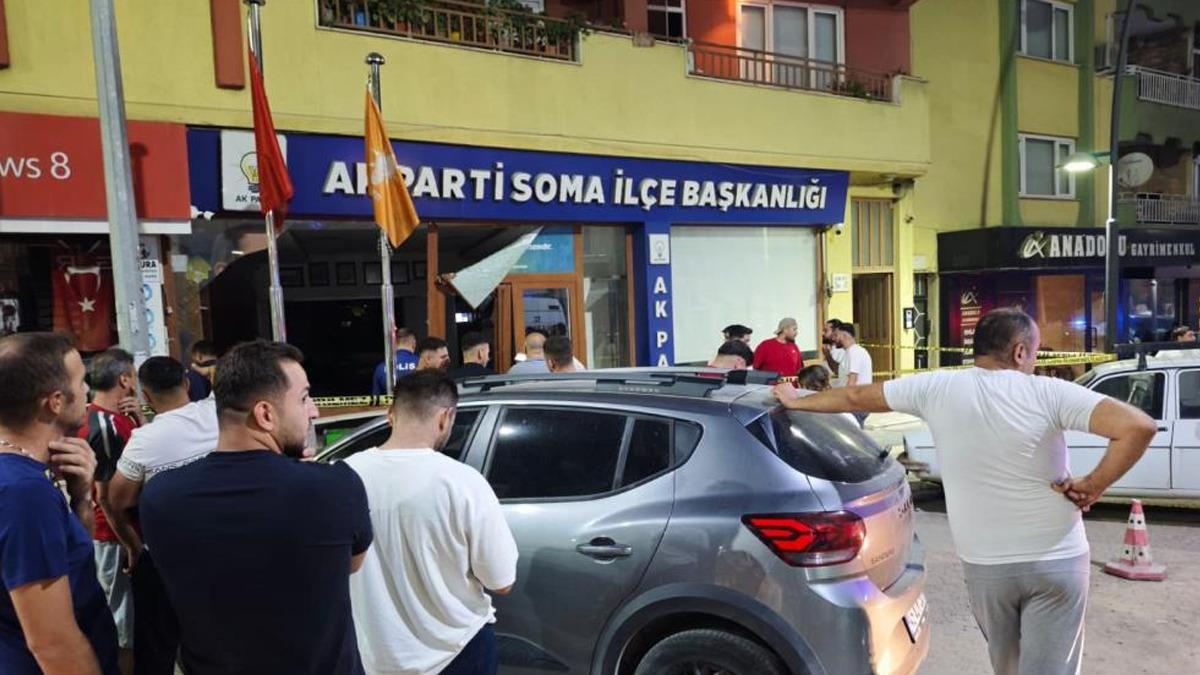 Yer: Soma! Kontrolden &ccedil;ıkan ara&ccedil; AK Parti il&ccedil;e binasına girdi 1