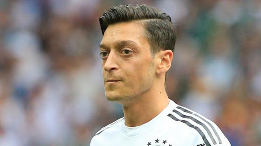 Reinhard Grindel'den Mesut &Ouml;zil'e "a&ccedil;ıklama yap" baskısı